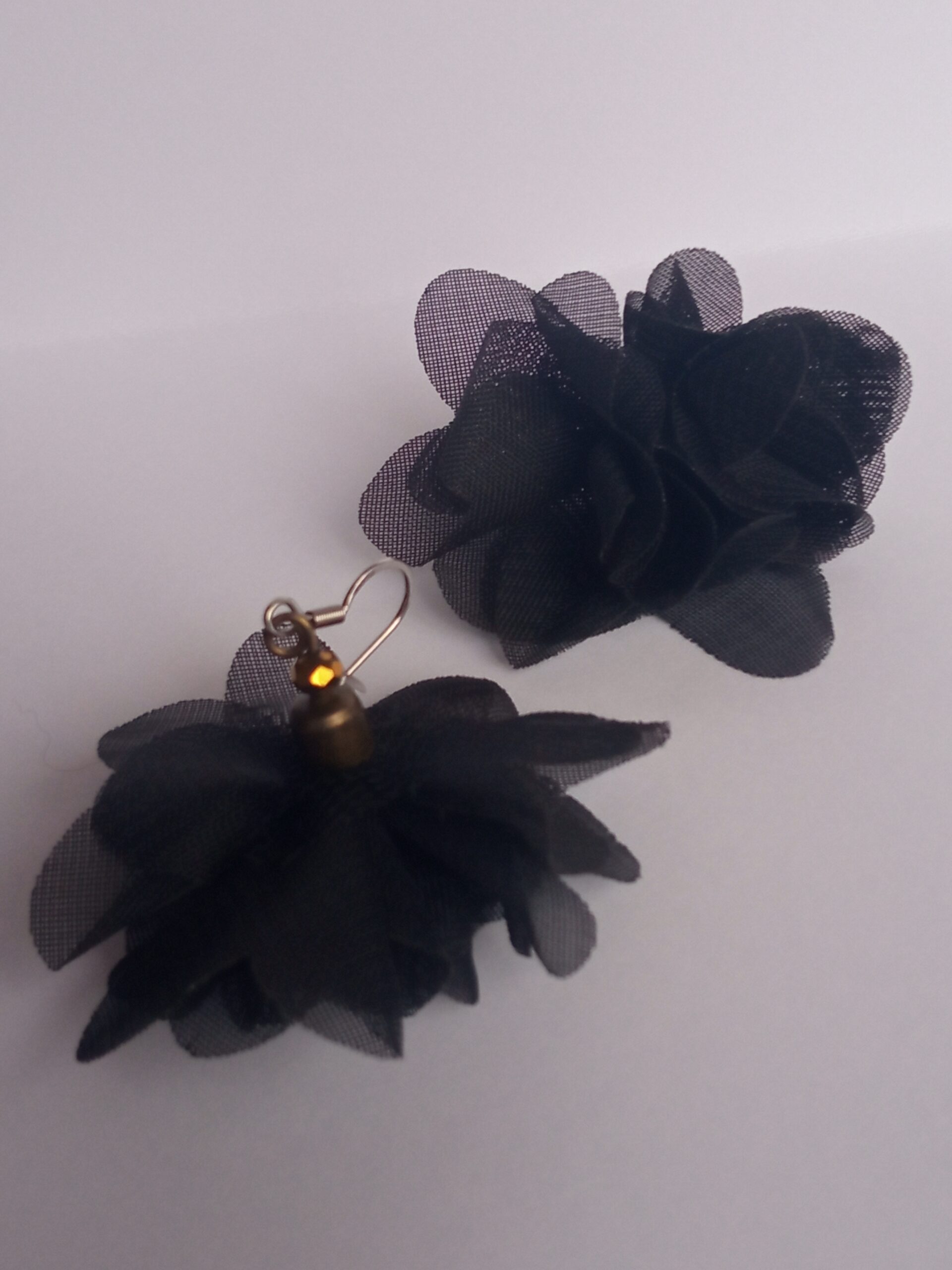 Aretes Flor Negro