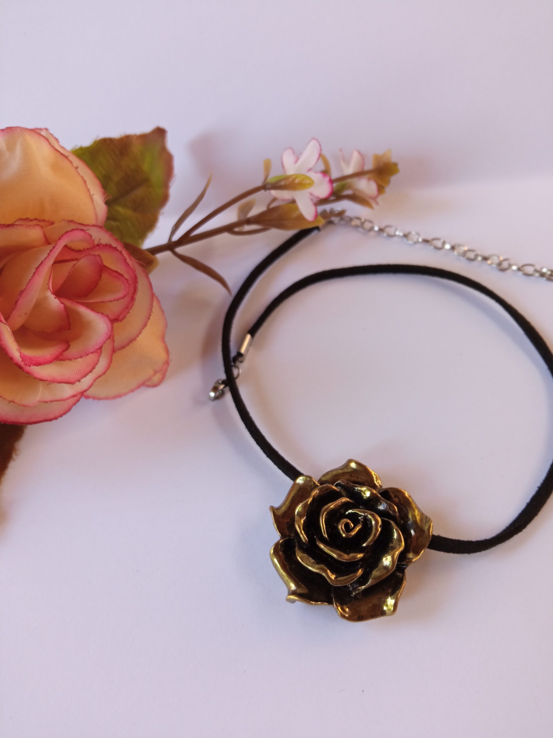 Colgante Gargantilla choker Rosas.