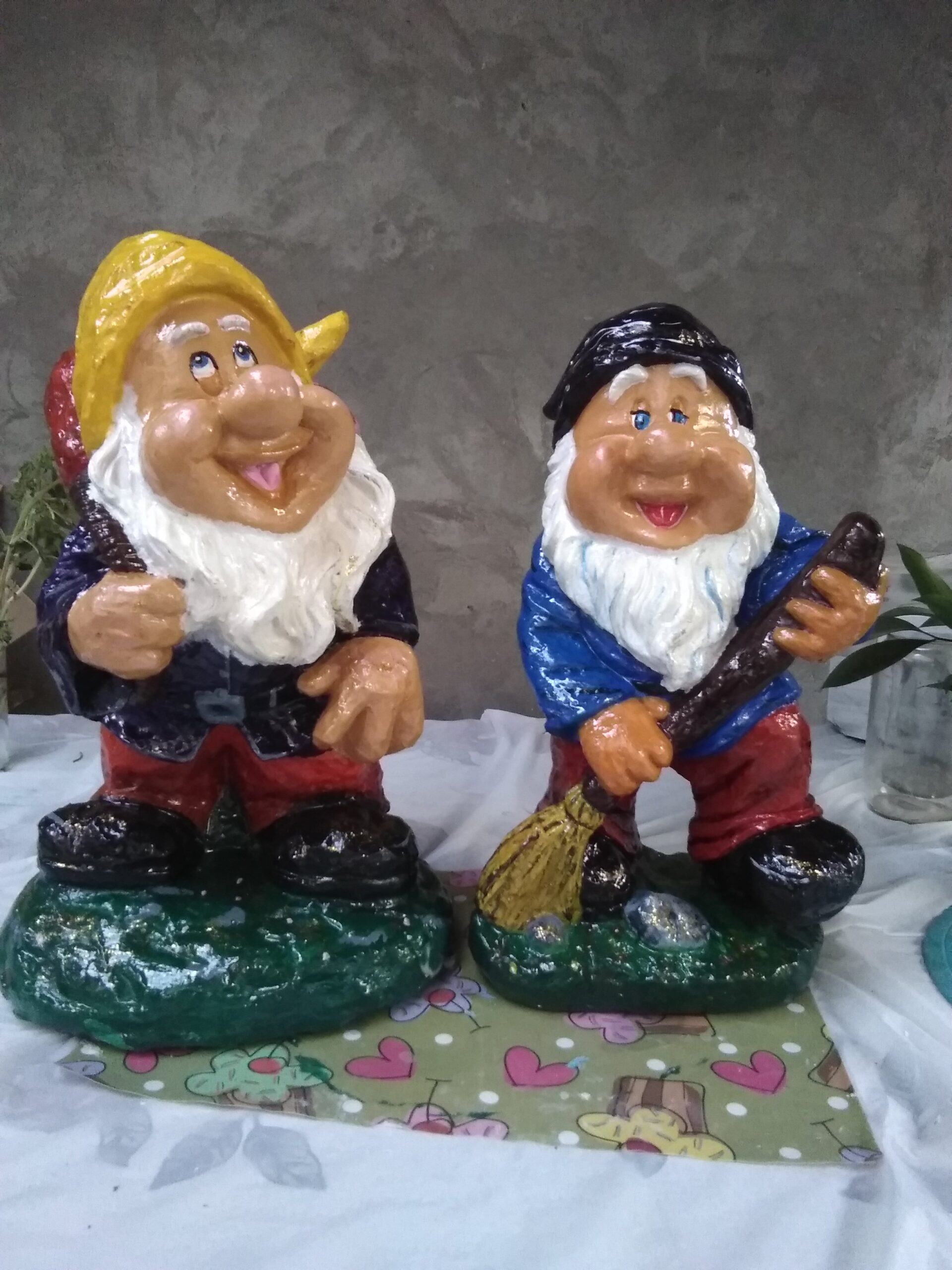 Restauramos Bellas Figuras en yeso.