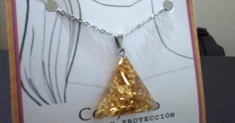 Conjunto «Energías y Protección».          Pirámide         $10.000