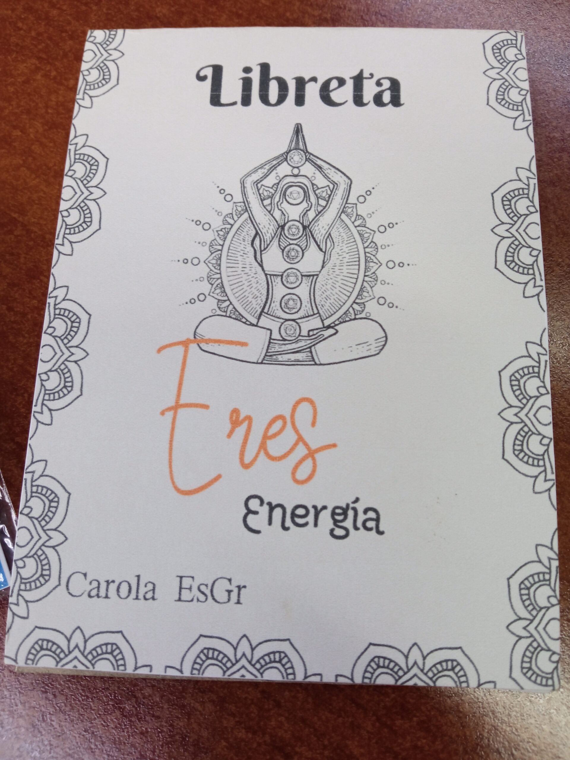 Libreta Block  «Eres Energía » + Pulsera Energía $3.500